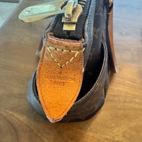 Louis Vuitton Totally MM Tote Bag - Picture 5 of 13